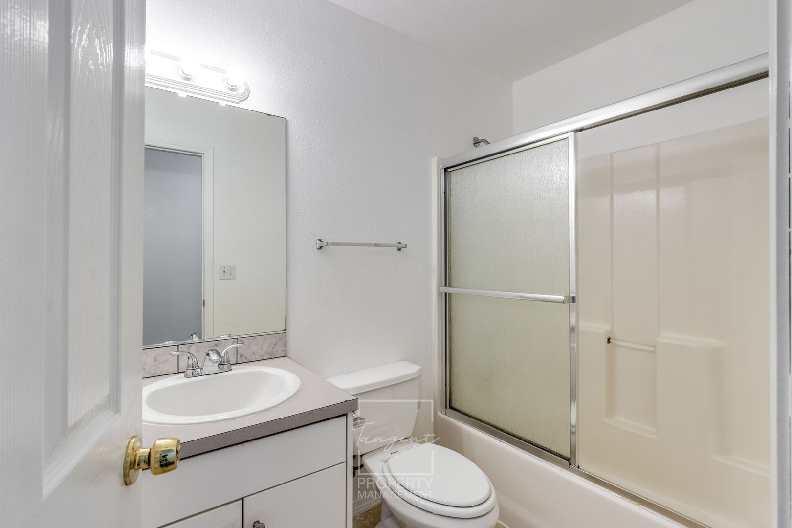 7130 SE Ogden Street - Portland - Oregon - 3 bed, 2 bath rental property