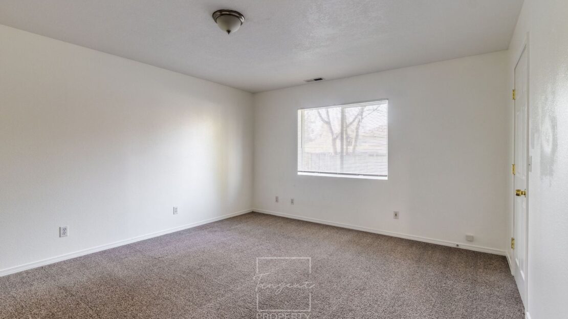 7130 SE Ogden Street - Portland - Oregon - 3 bed, 2 bath rental property