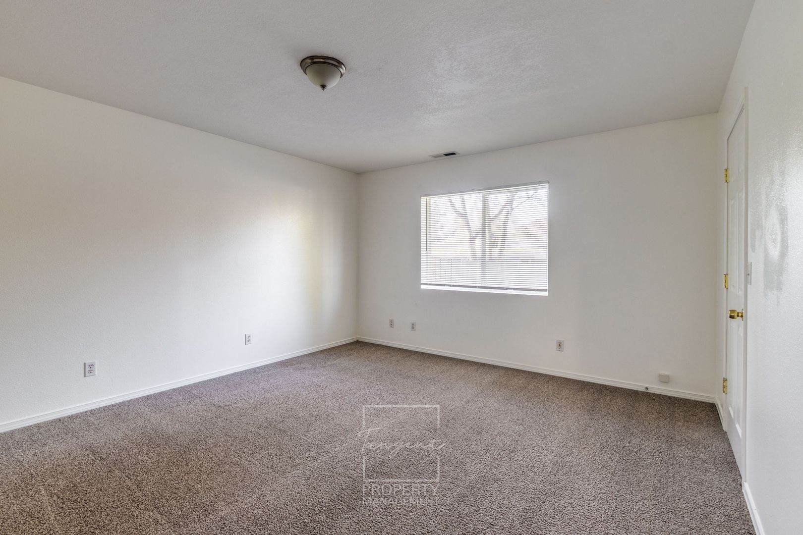 7130 SE Ogden Street - Portland - Oregon - 3 bed, 2 bath rental property