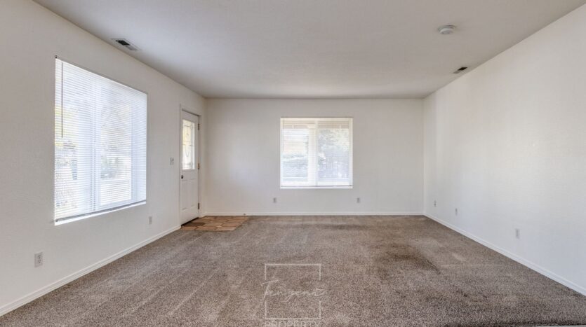 7130 SE Ogden Street - Portland - Oregon - 3 bed, 2 bath rental property