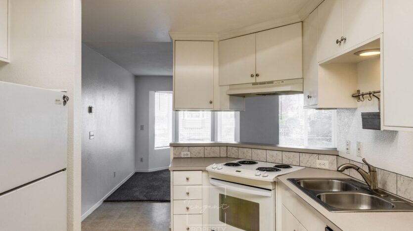 7130 SE Ogden Street - Portland - Oregon - 3 bed, 2 bath rental property