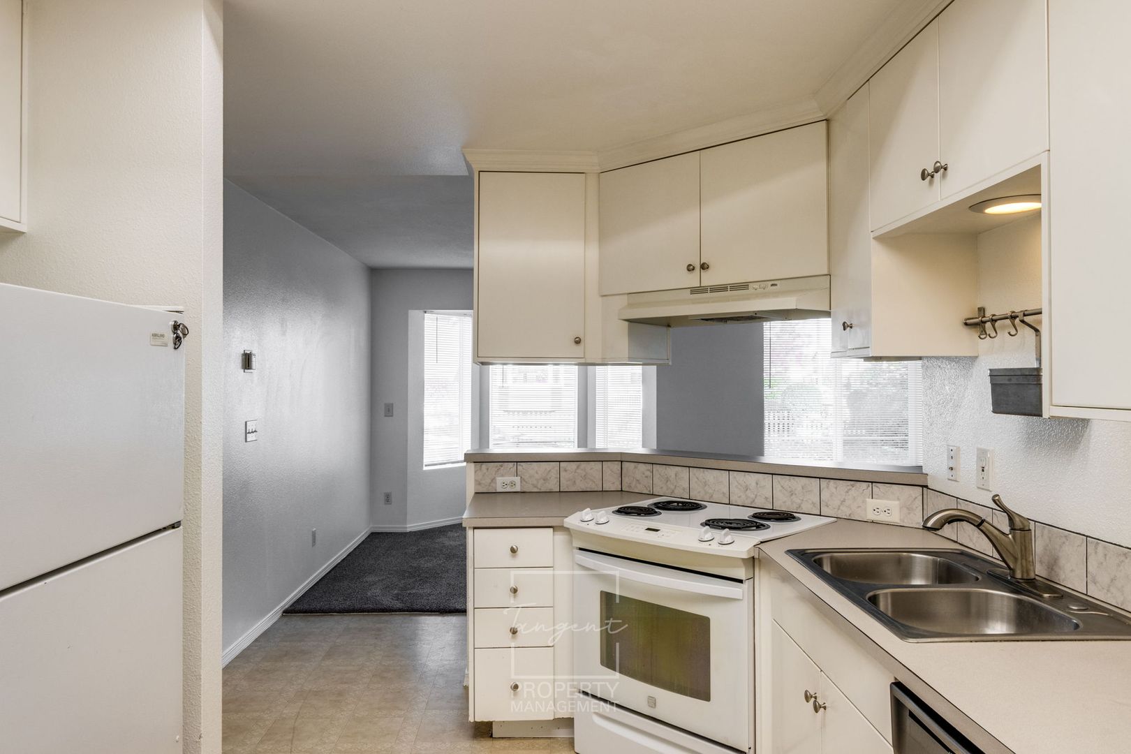 7130 SE Ogden Street - Portland - Oregon - 3 bed, 2 bath rental property