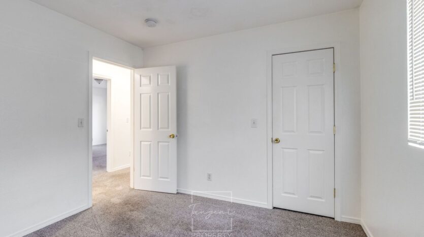 7130 SE Ogden Street - Portland - Oregon - 3 bed, 2 bath rental property