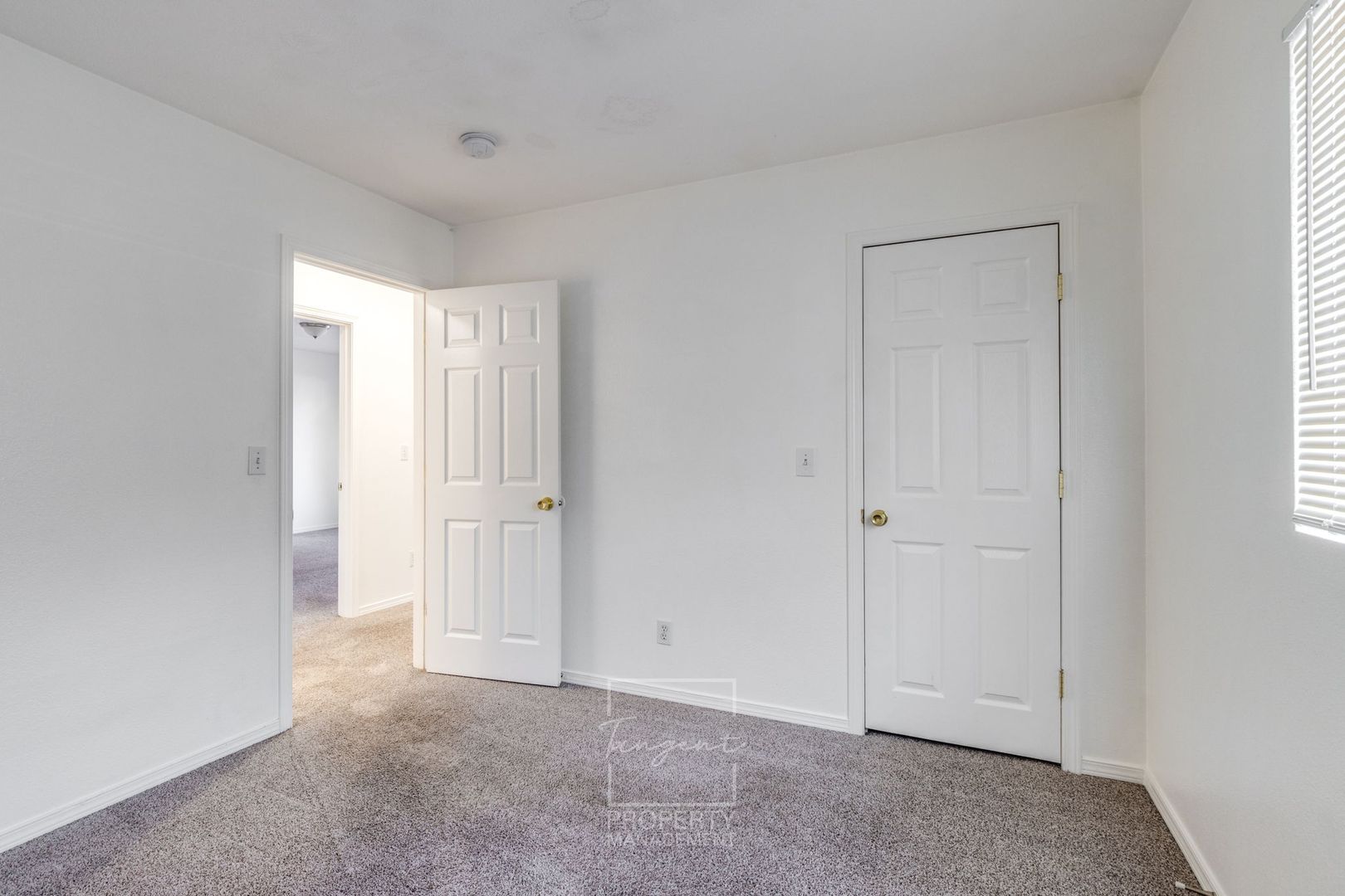 7130 SE Ogden Street - Portland - Oregon - 3 bed, 2 bath rental property