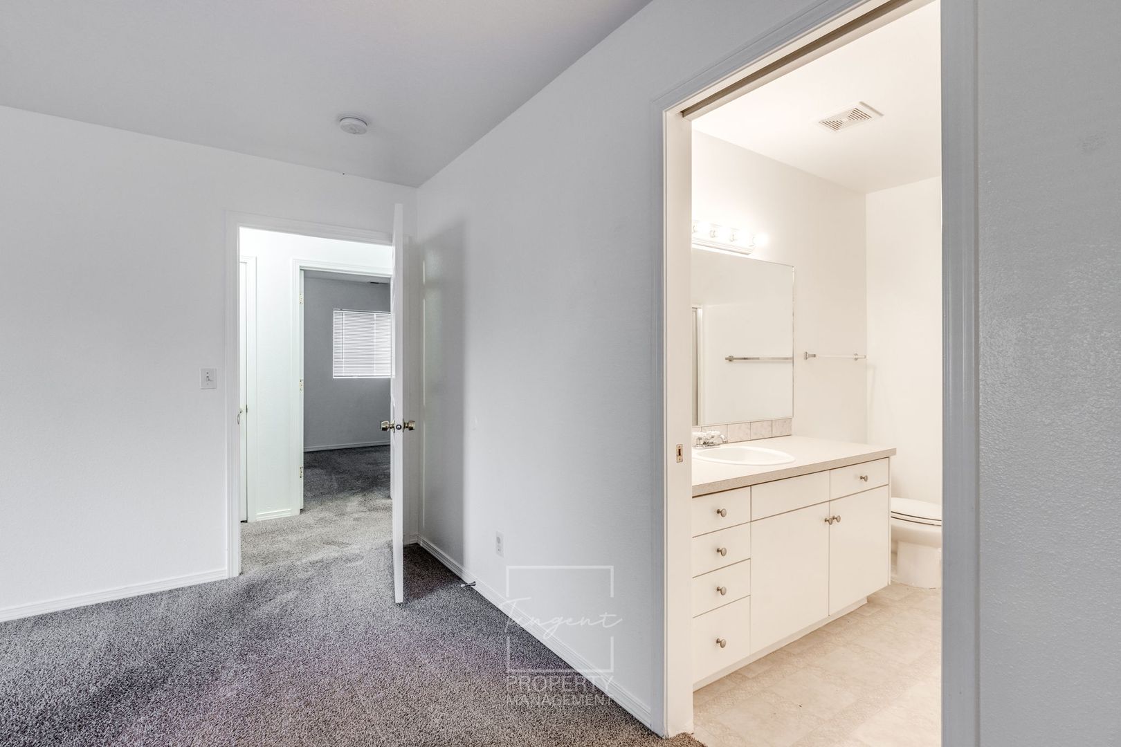 7130 SE Ogden Street - Portland - Oregon - 3 bed, 2 bath rental property