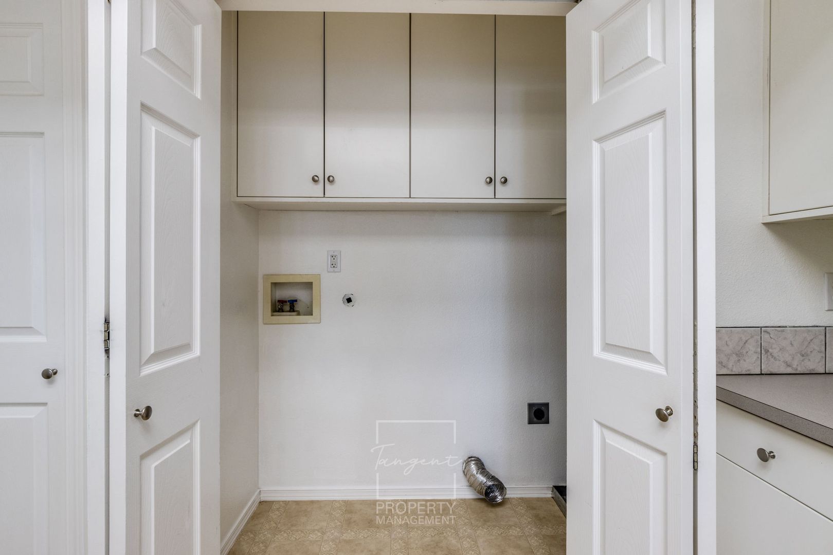 7130 SE Ogden Street - Portland - Oregon - 3 bed, 2 bath rental property