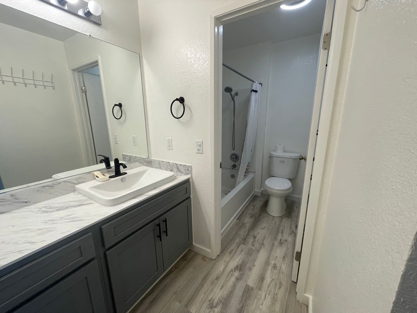 8 Schooner Ct - Richmond - California - 2 bed, 2 bath rental property