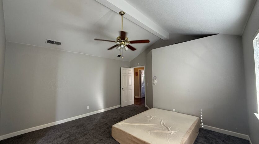 8425 N 8th Street - Fresno - California - 3 bed, 2 bath rental property