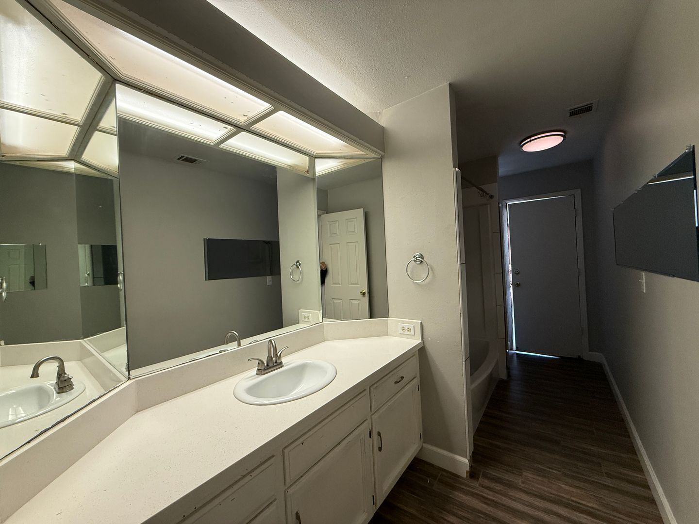 8425 N 8th Street - Fresno - California - 3 bed, 2 bath rental property