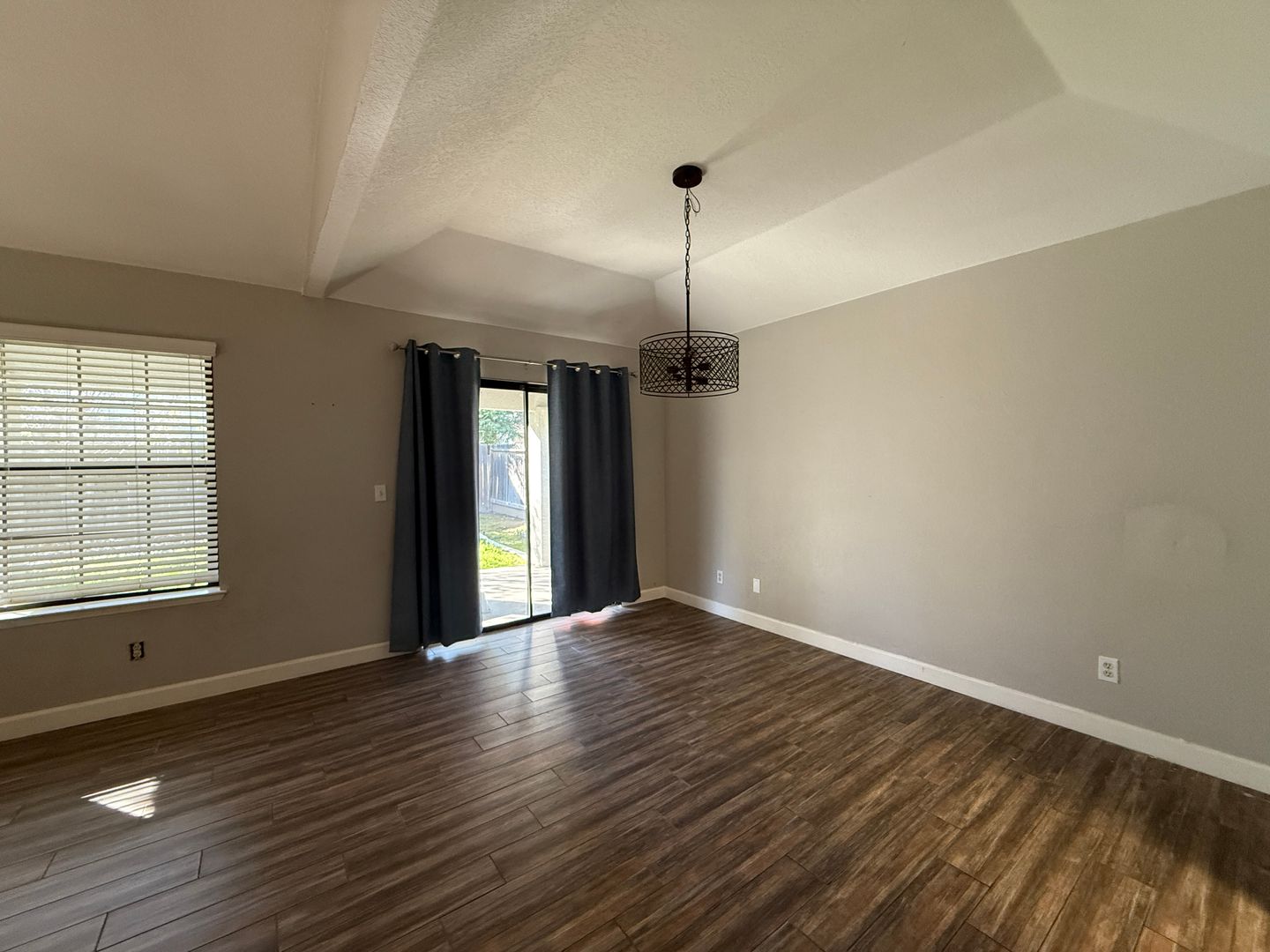 8425 N 8th Street - Fresno - California - 3 bed, 2 bath rental property