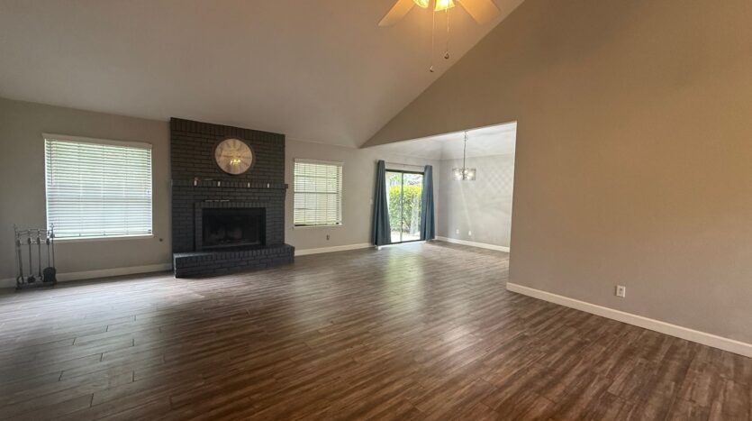 8425 N 8th Street - Fresno - California - 3 bed, 2 bath rental property