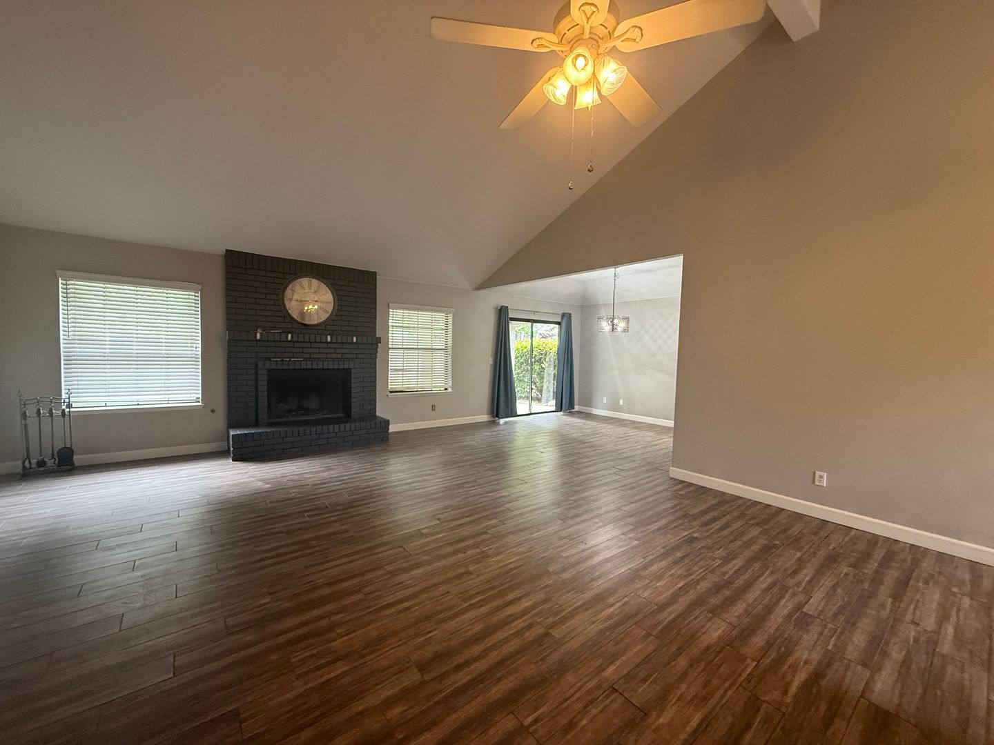 8425 N 8th Street - Fresno - California - 3 bed, 2 bath rental property