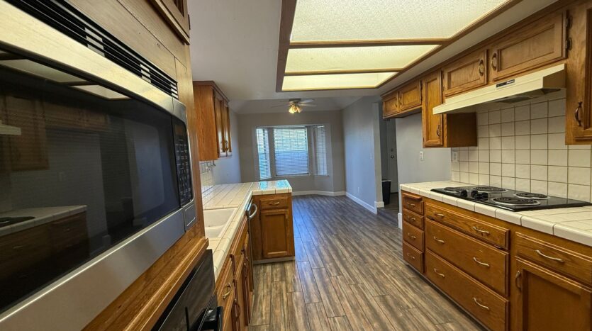 8425 N 8th Street - Fresno - California - 3 bed, 2 bath rental property