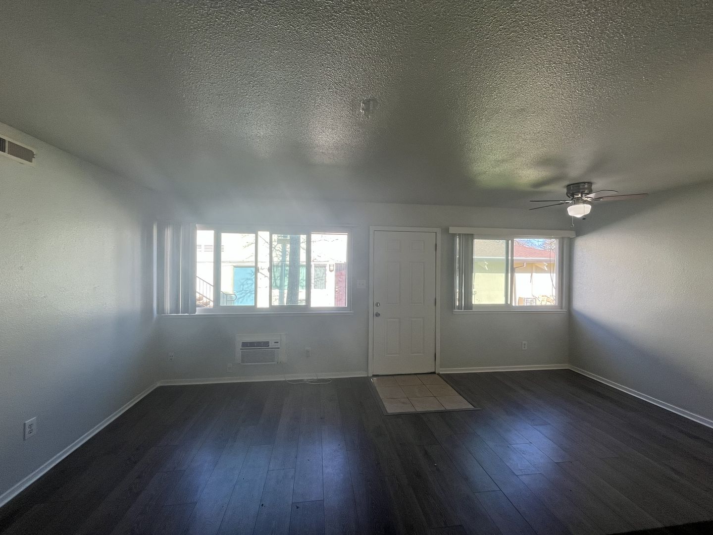 901 Carro Dr - 901 Carro Dr Unit 2 Unit 2 - Sacramento - California - 2 bed, 1 bath rental property
