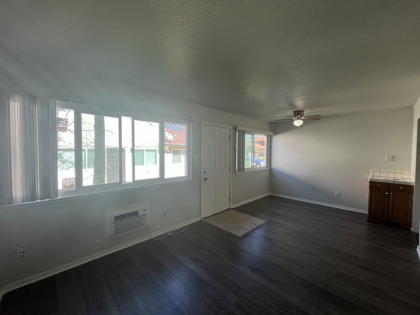 901 Carro Dr - 901 Carro Dr Unit 2 Unit 2 - Sacramento - California - 2 bed, 1 bath rental property
