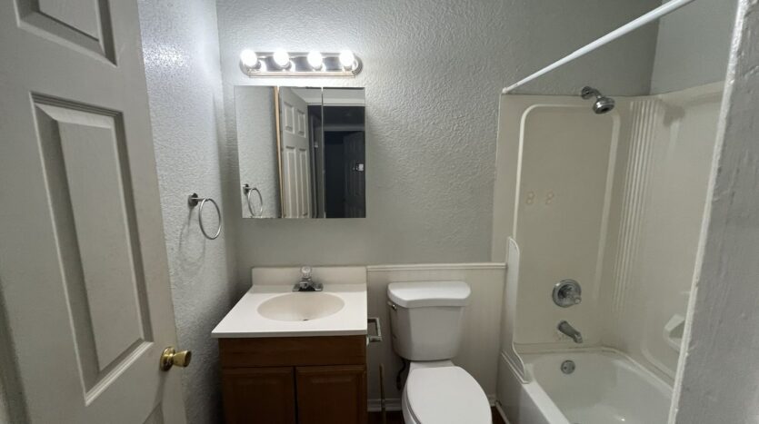 901 Carro Dr - 901 Carro Dr Unit 2 Unit 2 - Sacramento - California - 2 bed, 1 bath rental property