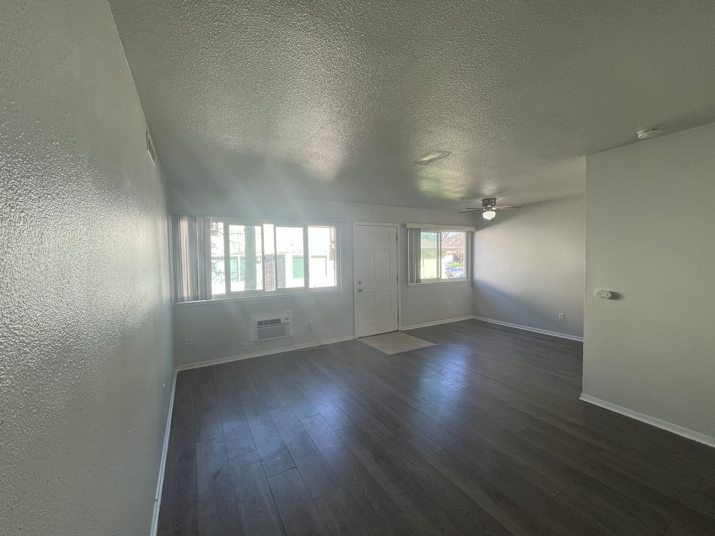 901 Carro Dr - 901 Carro Dr Unit 2 Unit 2 - Sacramento - California - 2 bed, 1 bath rental property