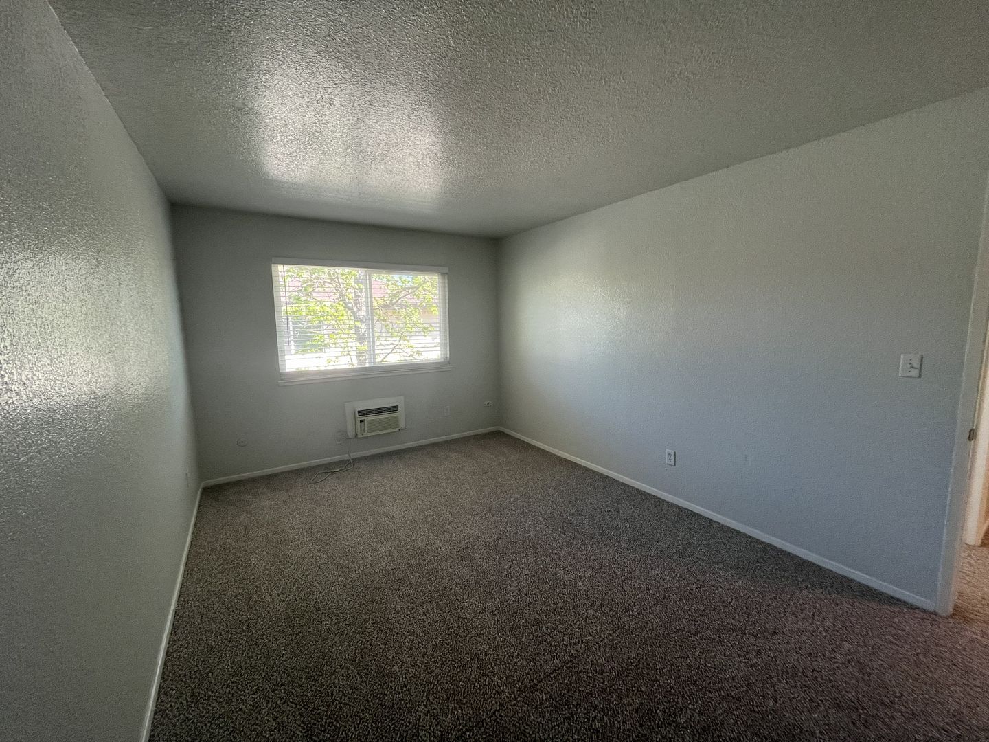 901 Carro Drive Unit #2 - Sacramento - California - 2 bed, 1 bath rental property