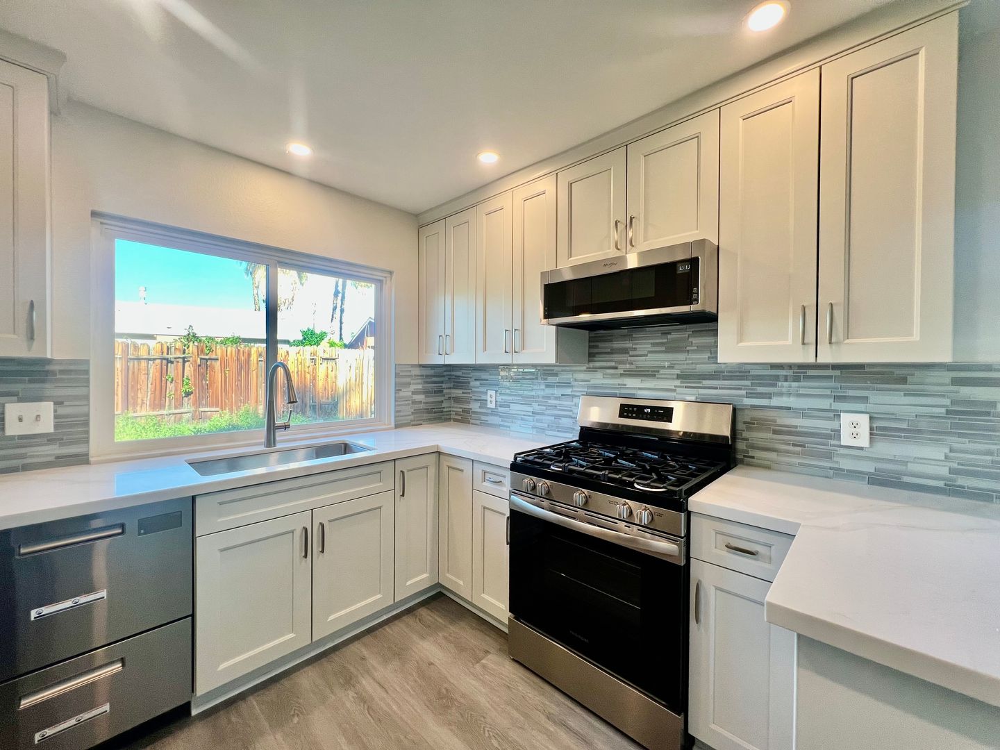 906 Arroyo Vista Dr - Palm Springs - California - 4 bed, 2 bath rental property