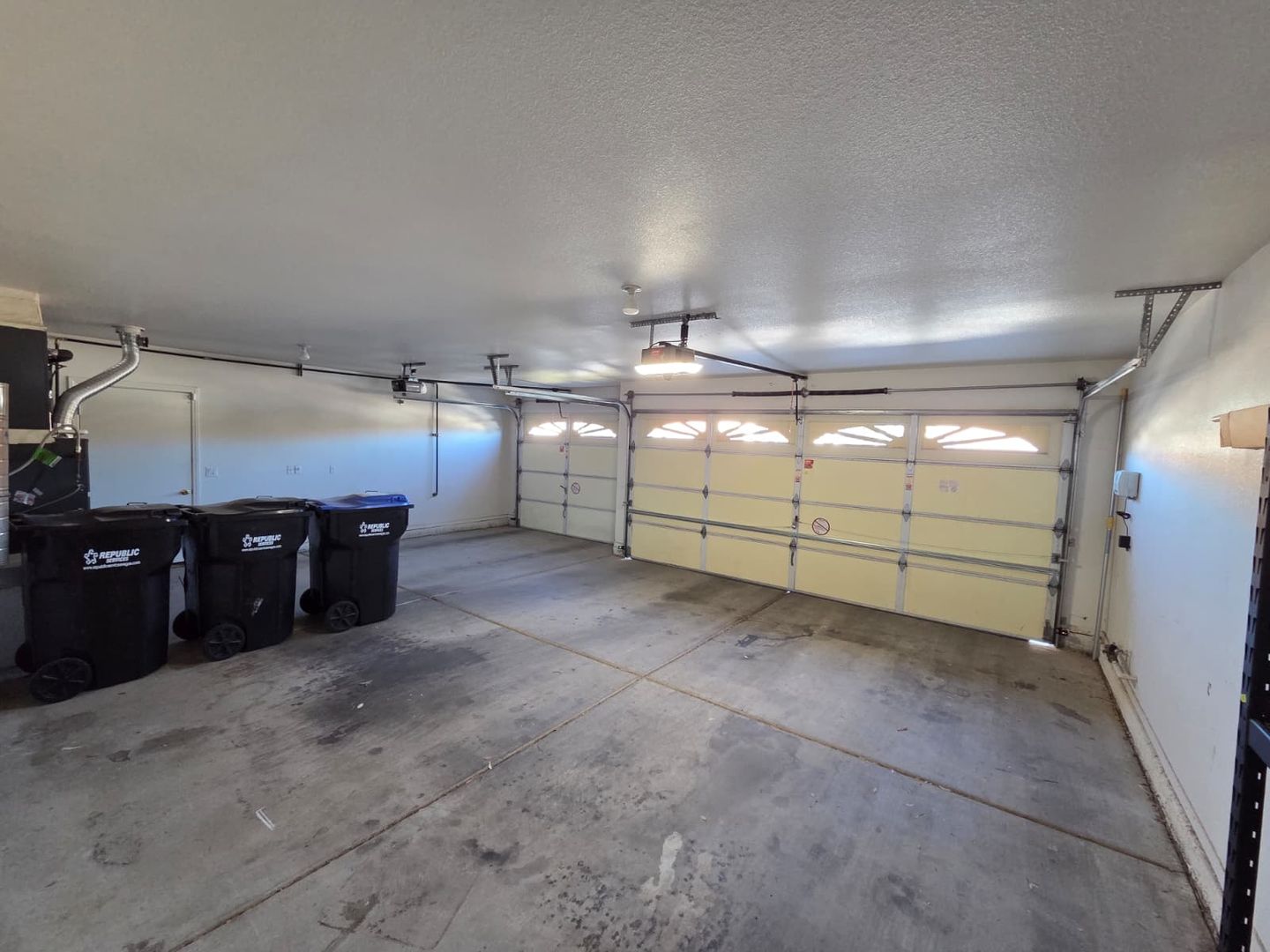 921 San Bruno Ave - Henderson - Nevada - 3 bed, 2.5 bath rental property