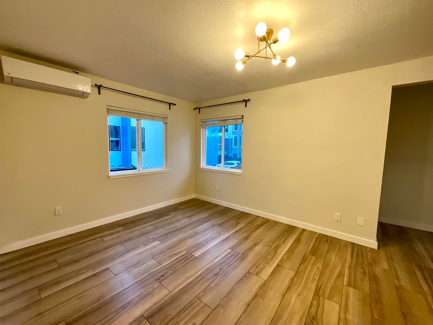 922 28th Ave S Unit C - Seattle - Washington - 3 bed, 1.5 bath rental property