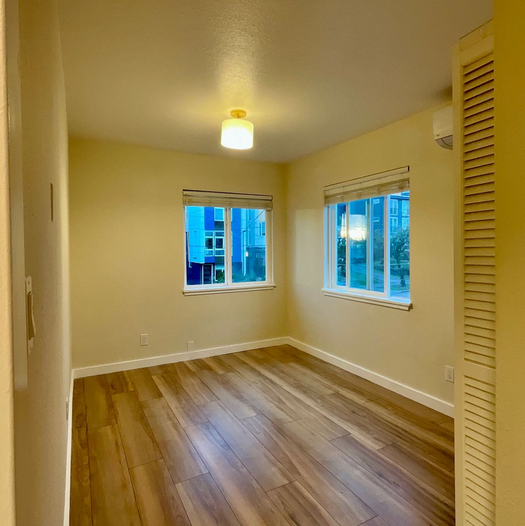 922 28th Ave S Unit C - Seattle - Washington - 3 bed, 1.5 bath rental property