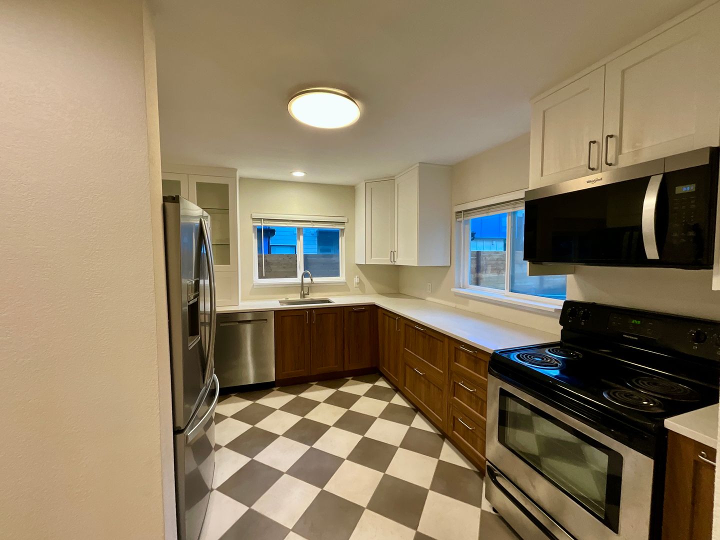 922 28th Ave S Unit C - Seattle - Washington - 3 bed, 1.5 bath rental property