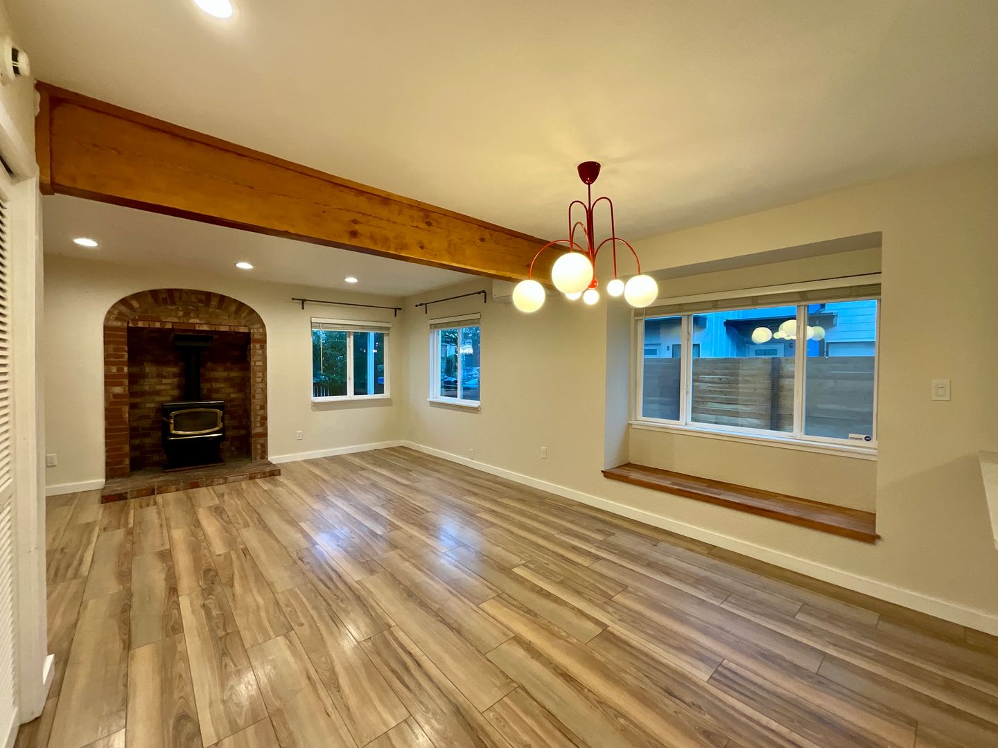 922 28th Ave S Unit C - Seattle - Washington - 3 bed, 1.5 bath rental property