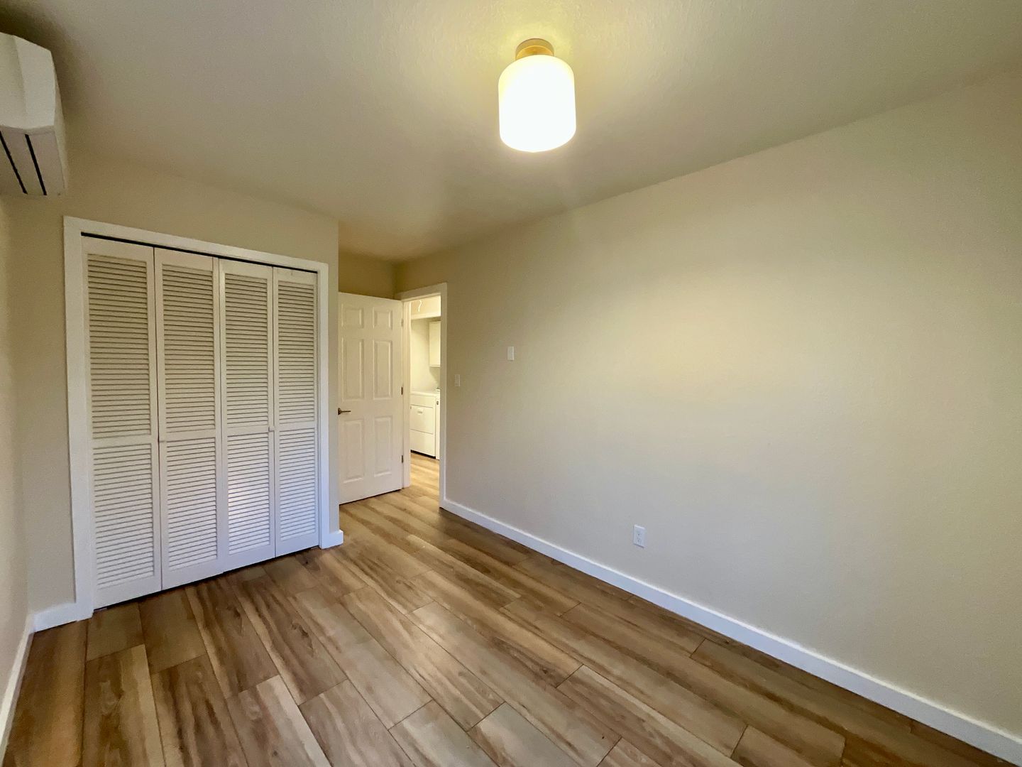 922 28th Ave S Unit C - Seattle - Washington - 3 bed, 1.5 bath rental property