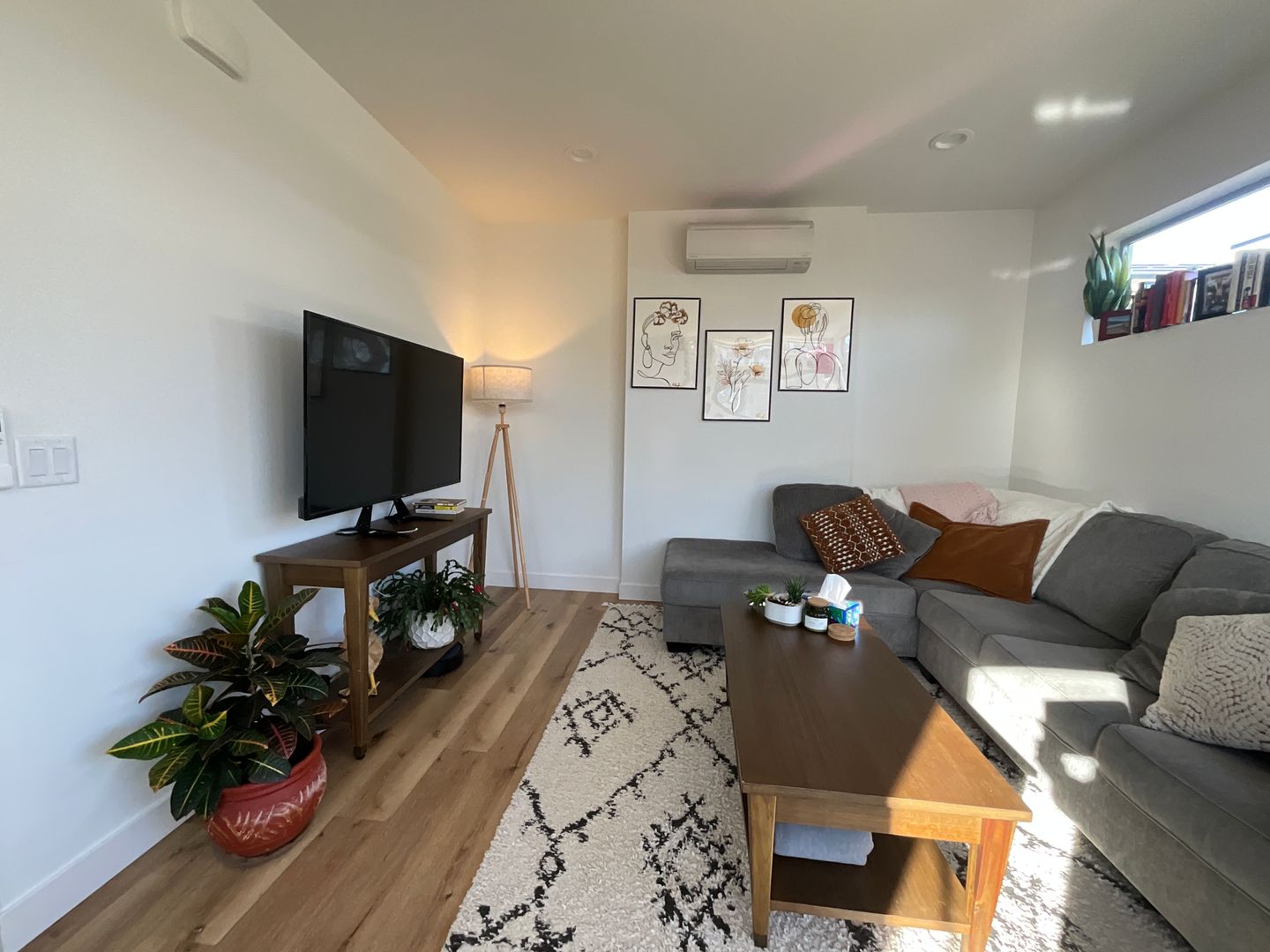 937 NW 56th St, Unit B - Seattle - Washington - 2 bed, 2 bath rental property