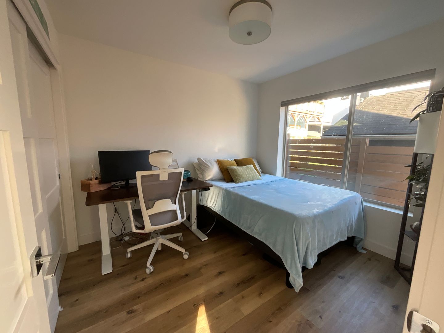 937 NW 56th St, Unit B - Seattle - Washington - 2 bed, 2 bath rental property