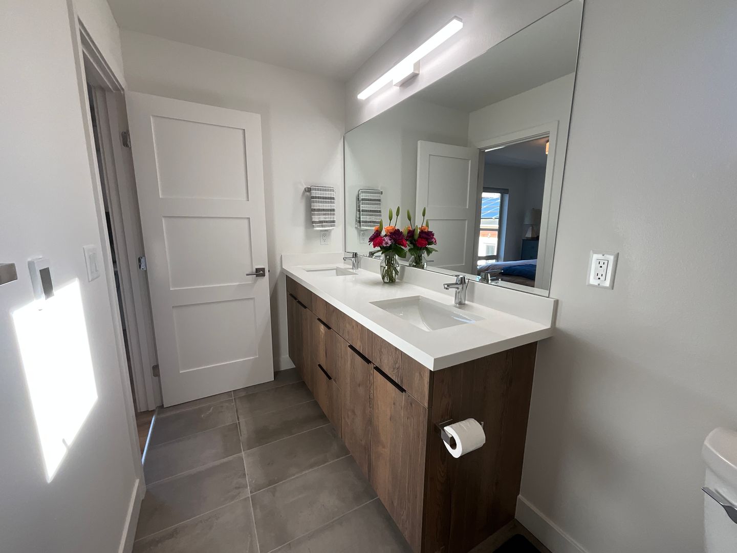 937 NW 56th St, Unit B - Seattle - Washington - 2 bed, 2 bath rental property