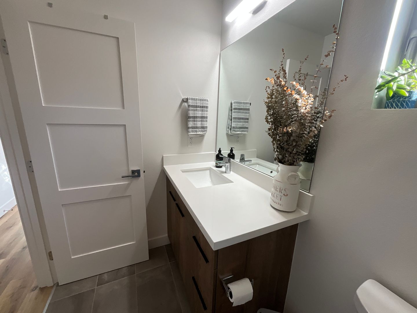 937 NW 56th St, Unit B - Seattle - Washington - 2 bed, 2 bath rental property