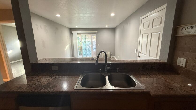 9860 Dale Avenue Unit B9 - Spring Valley - California - 1 bed, 1 bath rental property