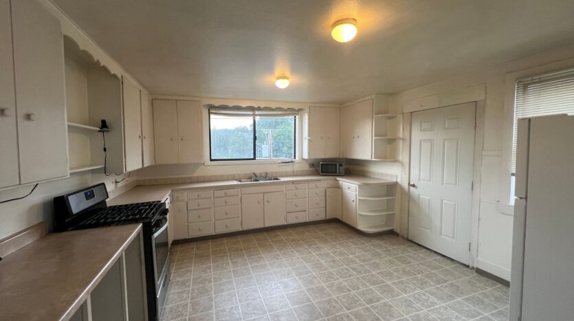 1020 High St. - C - Bellingham - Washington - 4 bed, 2 bath rental property