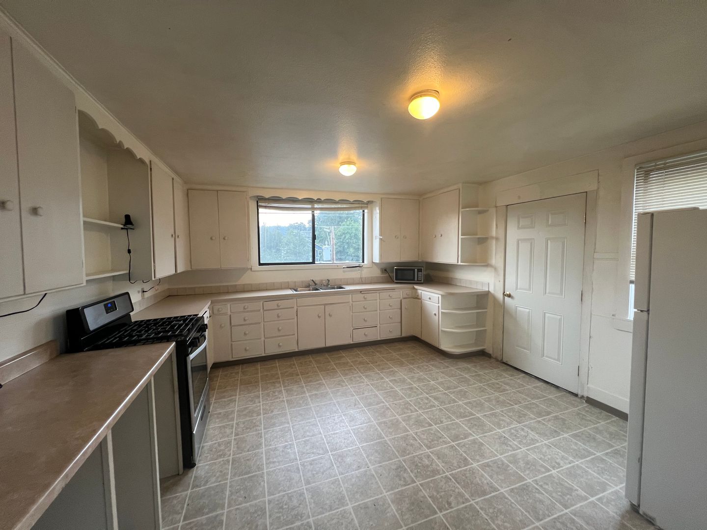 1020 High St. - C - Bellingham - Washington - 4 bed, 2 bath rental property