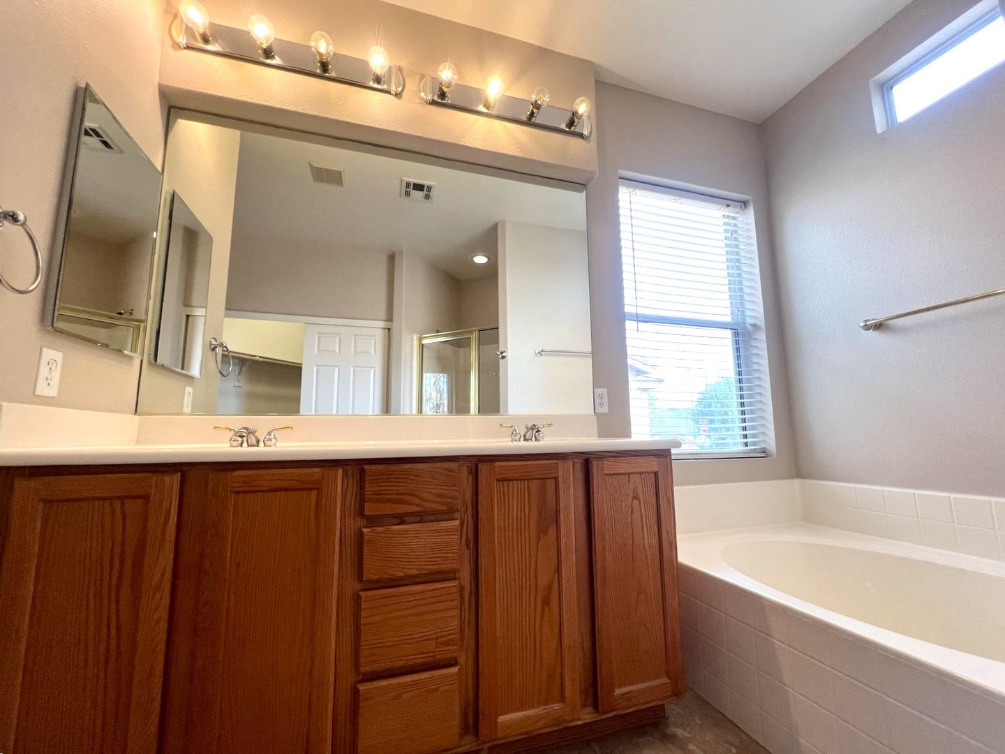 1022 Pecos River Ave - Henderson - Nevada - 3 bed, 2 bath rental property