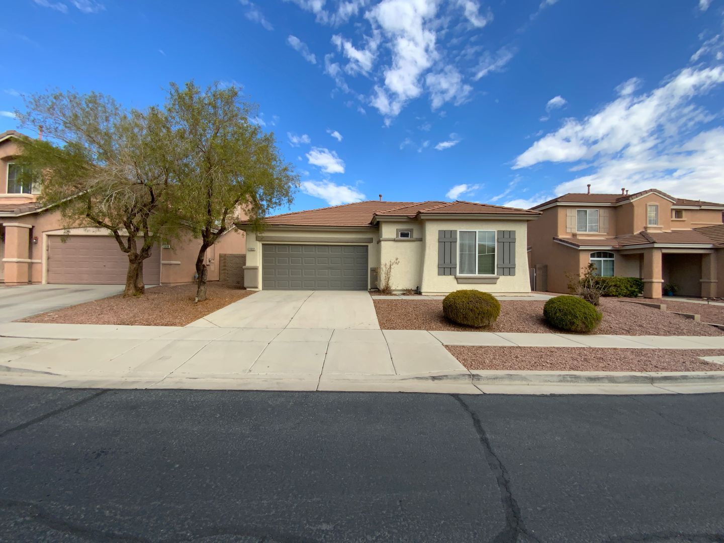 1022 Pecos River Ave - Henderson - Nevada - 3 bed, 2 bath rental property