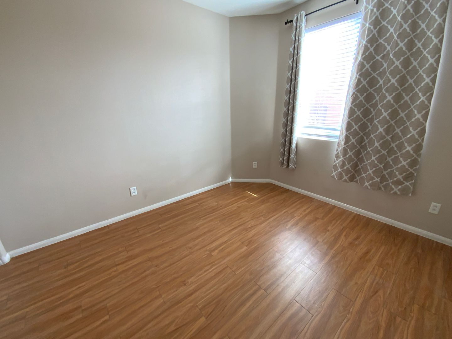 1022 Pecos River Ave - Henderson - Nevada - 3 bed, 2 bath rental property