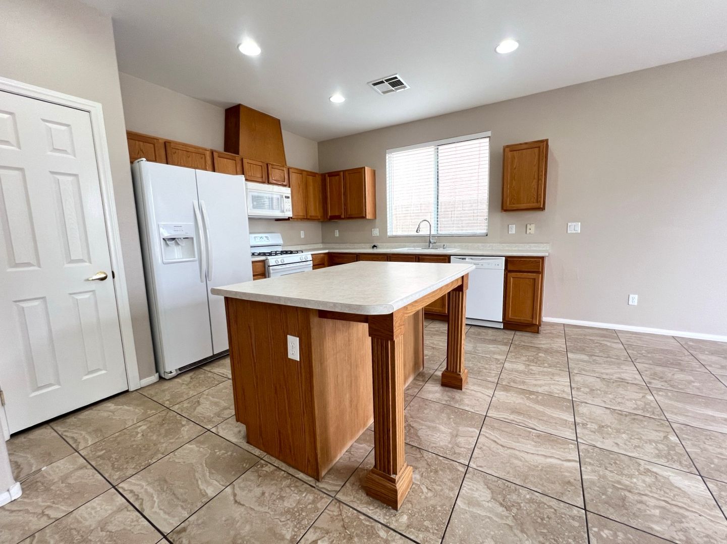 1022 Pecos River Ave - Henderson - Nevada - 3 bed, 2 bath rental property