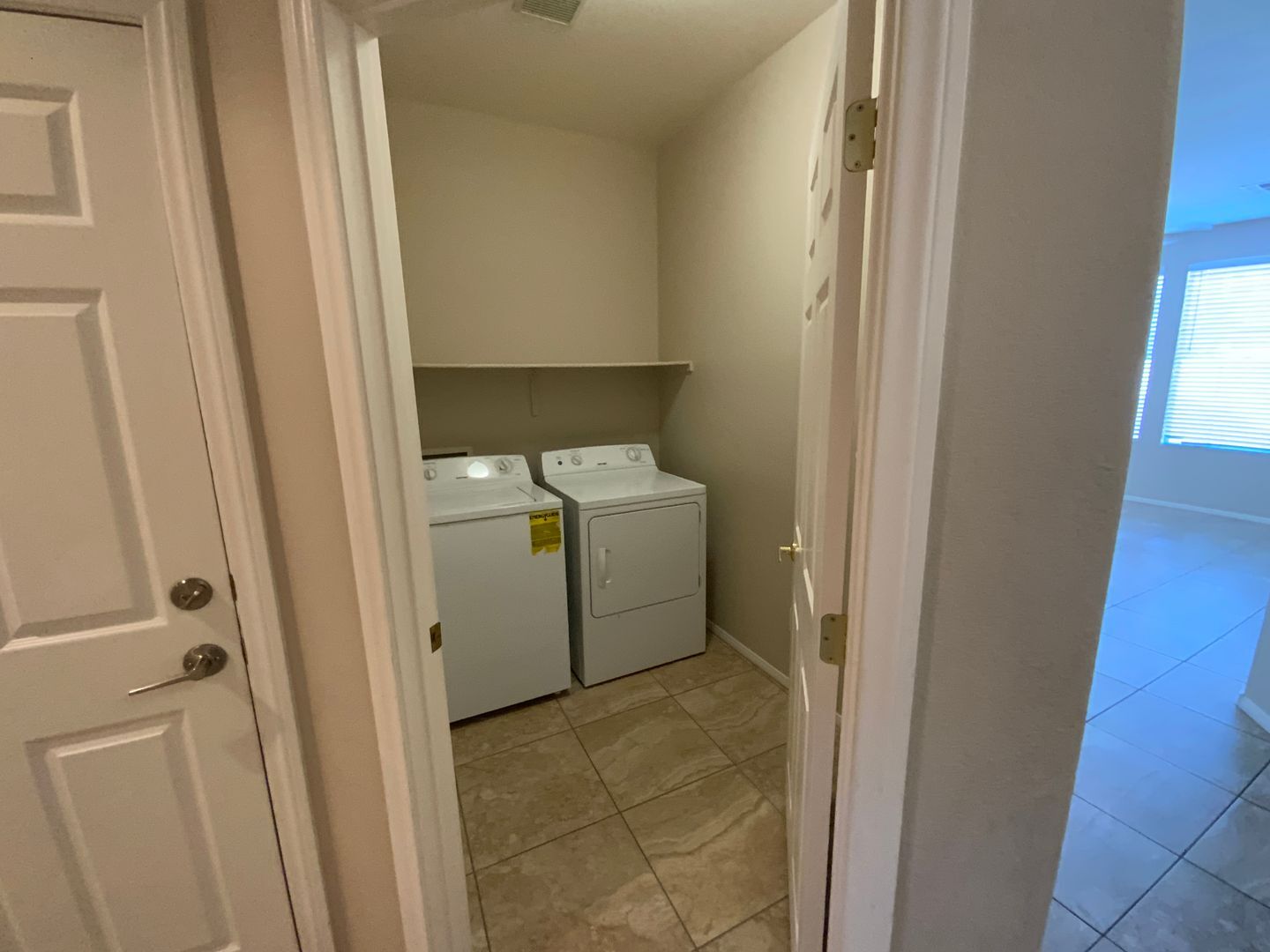 1022 Pecos River Ave - Henderson - Nevada - 3 bed, 2 bath rental property