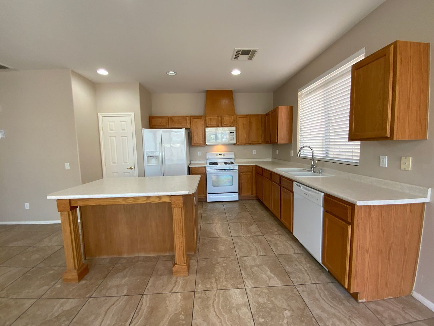 1022 Pecos River Ave - Henderson - Nevada - 3 bed, 2 bath rental property