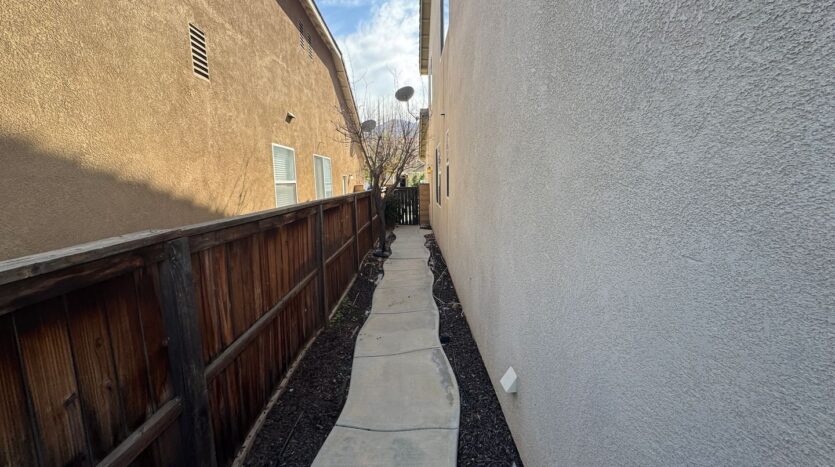 11074 Buttonbush Ct - Corona - California - 6 bed, 4.5 bath rental property