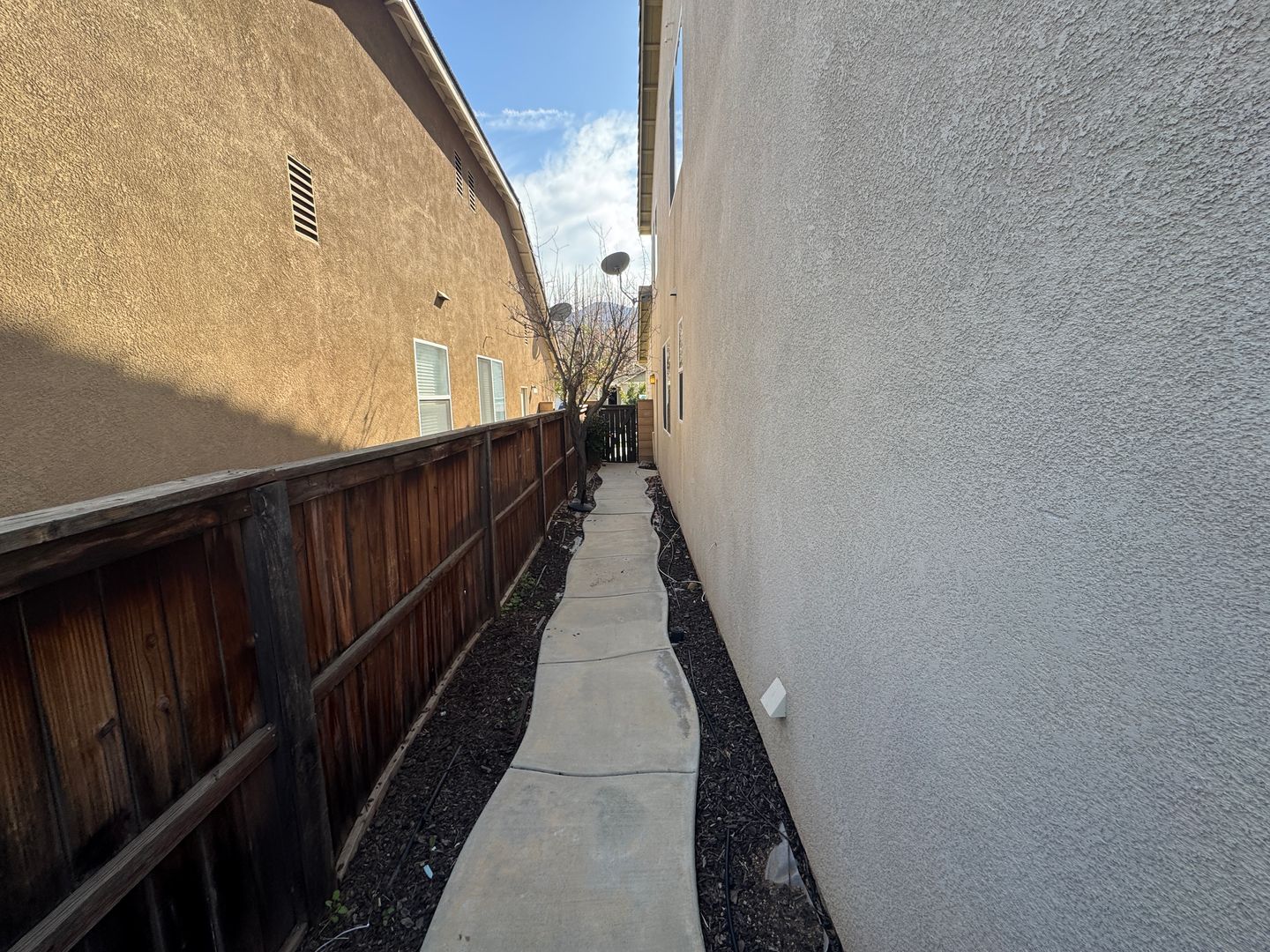 11074 Buttonbush Ct - Corona - California - 6 bed, 4.5 bath rental property