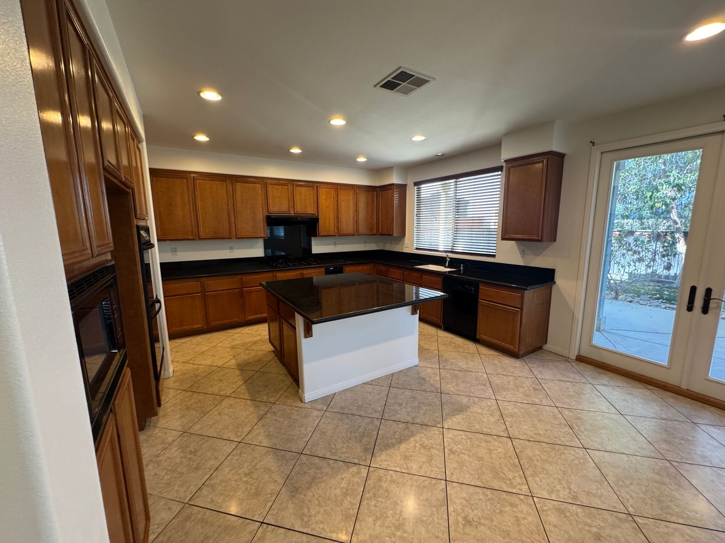 11074 Buttonbush Ct - Corona - California - 6 bed, 4.5 bath rental property