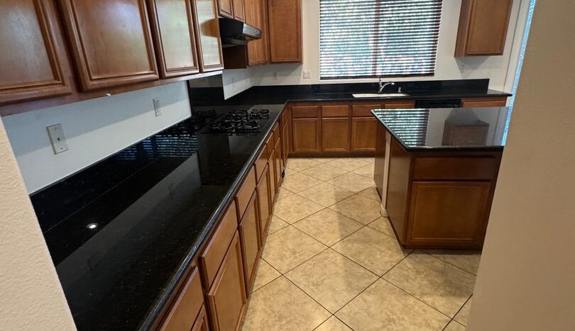 11074 Buttonbush Ct - Corona - California - 6 bed, 4.5 bath rental property