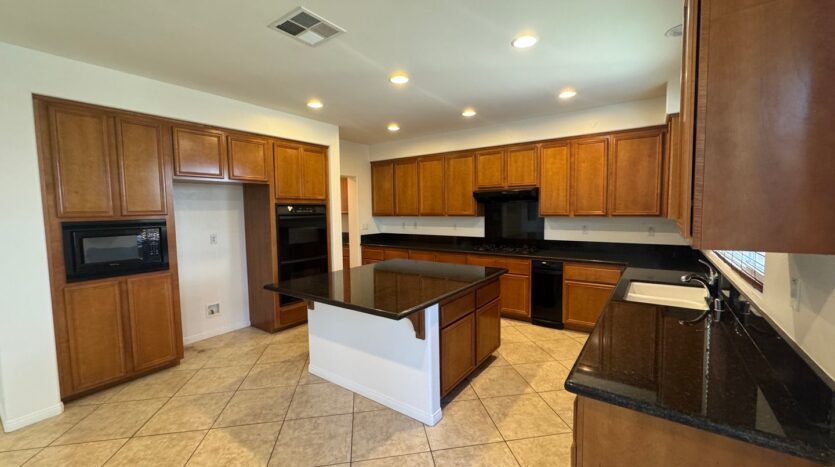 11074 Buttonbush Ct - Corona - California - 6 bed, 4.5 bath rental property