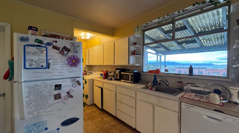 1108 12th Street - Bellingham - Washington - 5 bed, 1.5 bath rental property