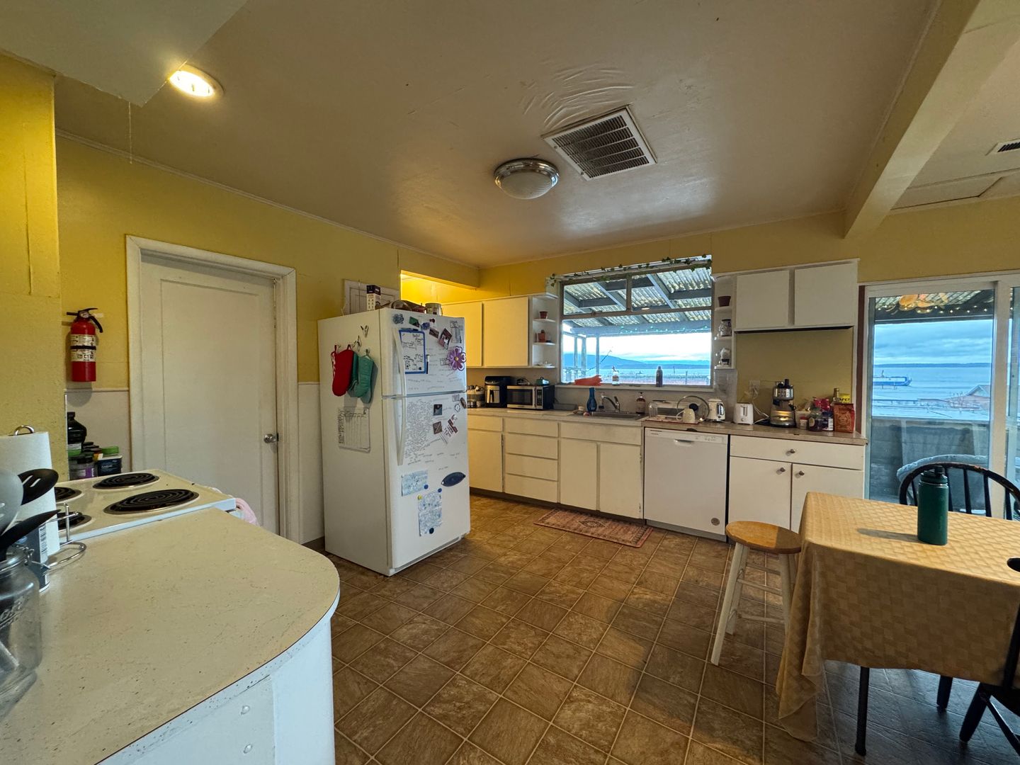 1108 12th Street - Bellingham - Washington - 5 bed, 1.5 bath rental property