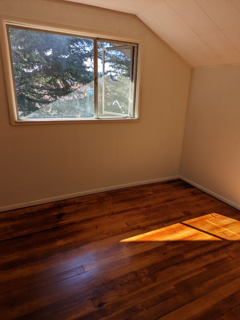 1108 12th Street - Bellingham - Washington - 5 bed, 1.5 bath rental property